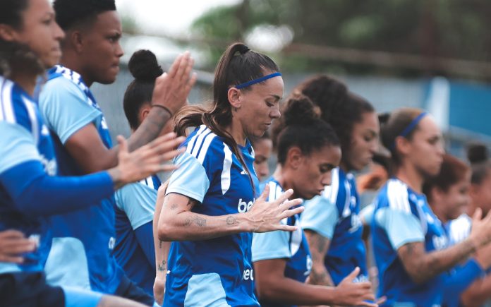 Cruzeiro se prepara para estreia no Brasileirão Feminino