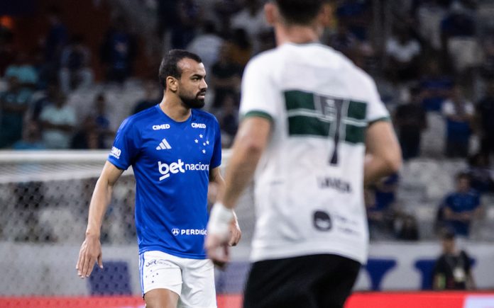 Fabrício Bruno em jogo do Cruzeiro contra o Coritiba (Foto: Gustavo Aleixo/Cruzeiro) Fabrício Bruno em jogo do Cruzeiro contra o Coritiba (Foto: Gustavo Aleixo/Cruzeiro)