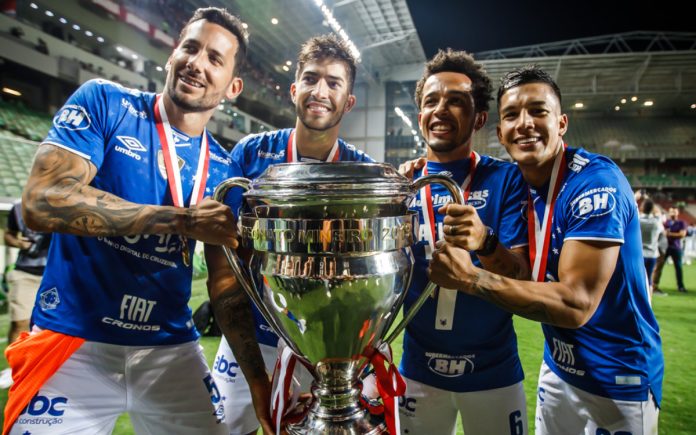 Ariel Cabral, Lucas Silva, Rafinha e Lucas Romero comemoram o título do Campeonato Mineiro de 2019 (Foto: Vinnicius Silva/Cruzeiro)