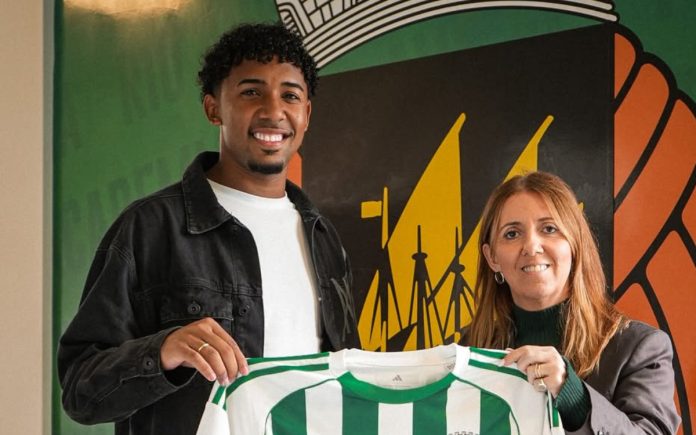 Ryan Guilherme foi anunciado pelo Rio Ave, de Portugal