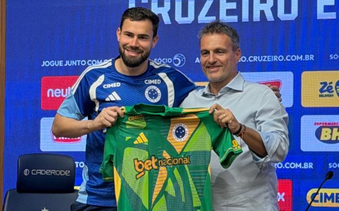 Matheus Cunha foi apresentado em coletiva na Toca II