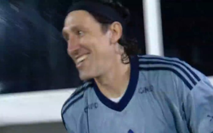 Cássio retorna do vestiário em Cruzeiro x Betim