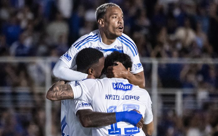 Matheus Pereira comemora gol do Cruzeiro com Gerson e Kaio Jorge (Foto: Gustavo Aleixo/Cruzeiro)