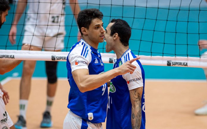 Otávio e Douglas Souza, do Sada Cruzeiro (Foto: Agência i7/Sada Cruzeiro)