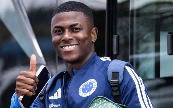 Néiser pode ser titular neste sábado diante do Pouso Alegre (Foto: Gustavo Aleixo/Cruzeiro)
