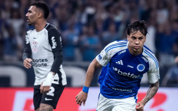 Kaio Jorge, atacante do Cruzeiro, em duelo contra o Corinthians, em 2025 (Foto: Gustavo Aleixo/Cruzeiro)