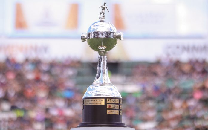 Troféu da Libertadores Feminina (Foto: Staff Images Woman/CONMEBOL)