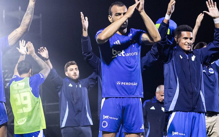 Jogadores do Cruzeiro celebraram vitória contra o Betim