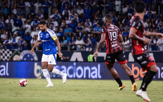 Cruzeiro x Pouso Alegre na fase de grupos do Mineiro