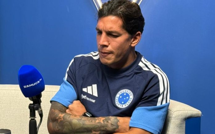 Lucas Romero, volante do Cruzeiro (Foto: Tiago Mattar/Samuca TV)