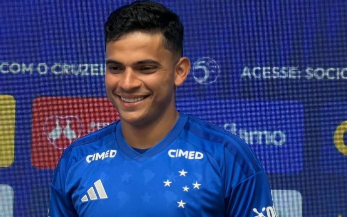 Bruno Rodrigues foi apresentado pelo Cruzeiro
