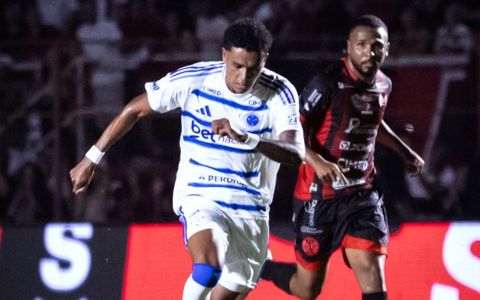 Kaique Kenji, atacante do Cruzeiro