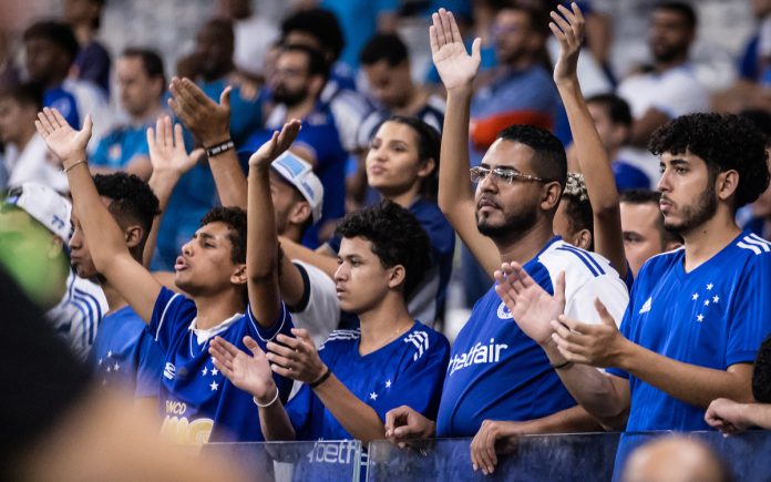 Torcida do Cruzeiro no Mineirão (4) Torcida do Cruzeiro no Mineirão