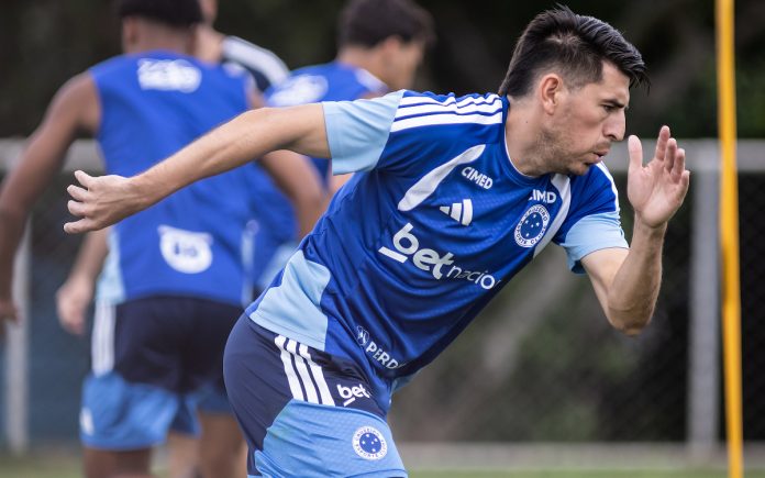 Villalba será relacionado para o jogo contra o Coritiba (Foto: Gustavo Aleixo)