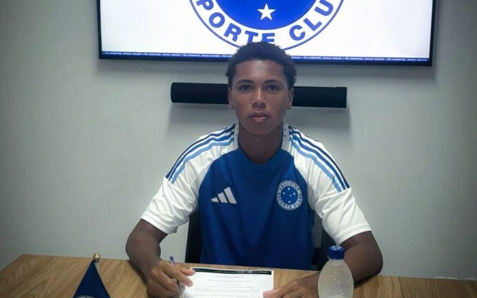 Arthur Ribeiro, reforço do Cruzeiro para a base