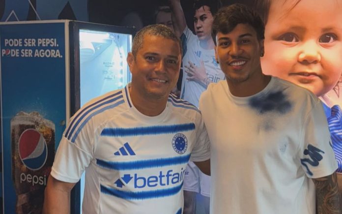 Kaio Jorge tietou Marcelo Ramos em seu camarote no Mineirão
