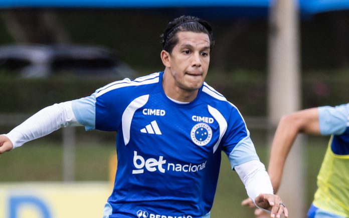 Lucas Romero, volante do Cruzeiro