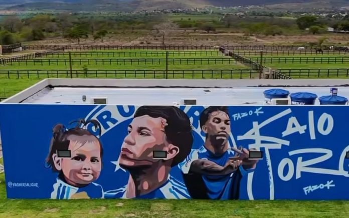 Mural do Haras de Kaio Jorge foi personalizado com momentos da carreira (Reprodução/redes sociais)