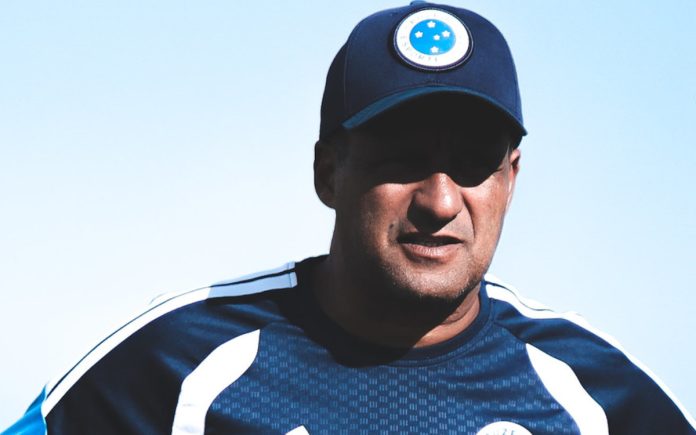 Wesley Carvalho comandará o Cruzeiro no reencontro com o Athletico-PR