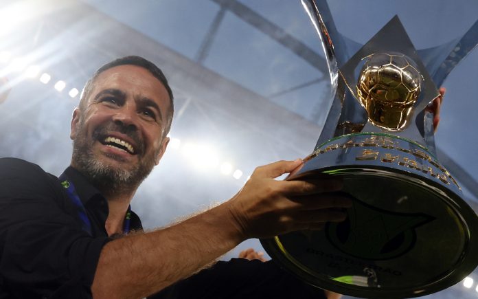 Artur Jorge foi campeão do Brasileiro pelo Botafogo (Foto: Vítor Silva/Botafogo)
