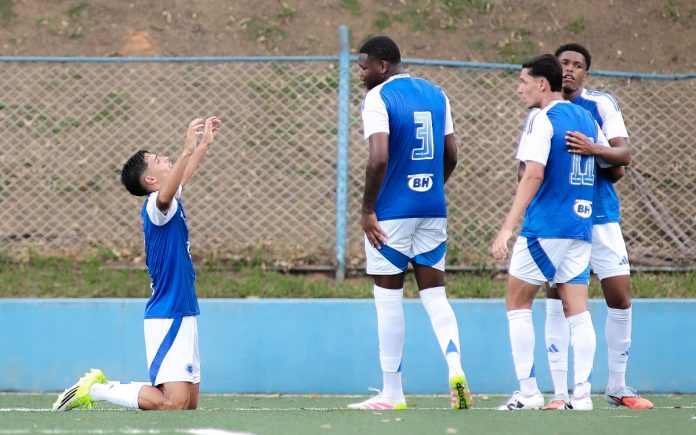 Crias da Toca na vitória contra o Juventude (Foto: Gustavo Martins/Cruzeiro)