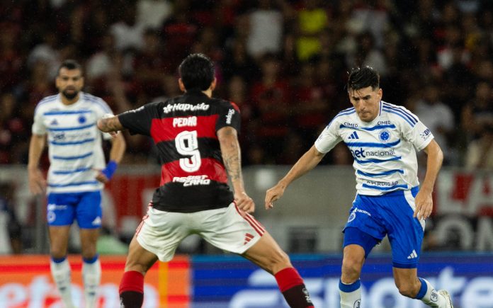 Com defesa instável, Cruzeiro tem sido presa fácil no início do Brasileirão
