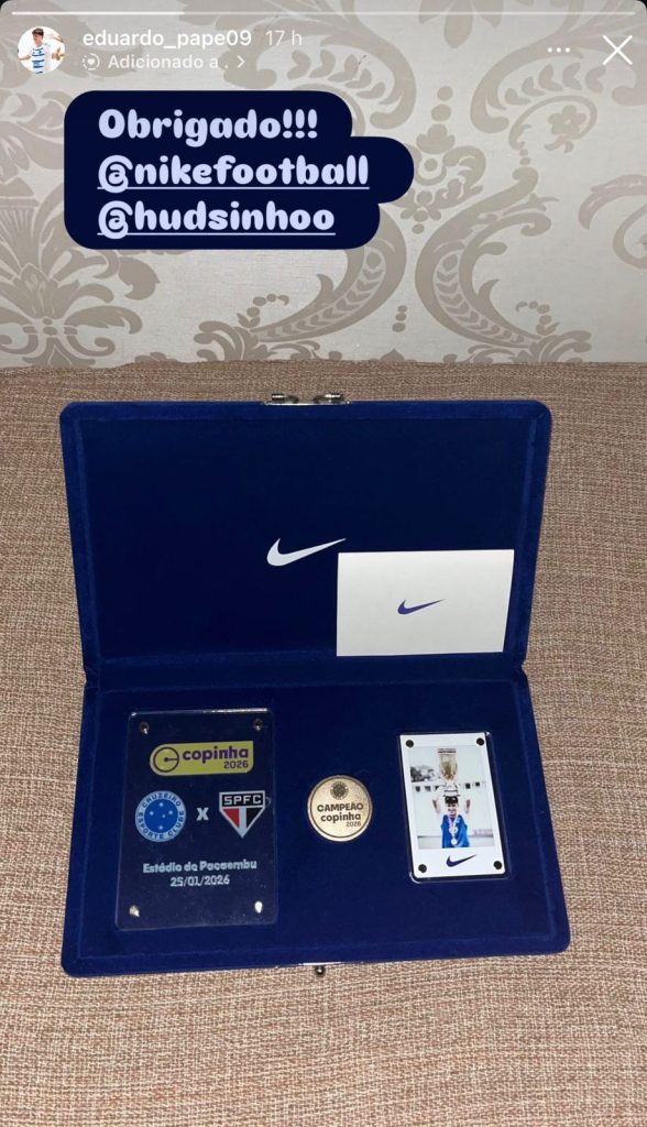 Pape divulgou nas redes sociais o presente recebido pela Nike (Foto: Reprodução/Redes Sociais)