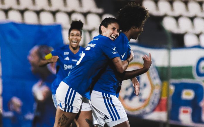 Tainara, Gaby Soares e Capelinha marcaram contra o Fluminense
