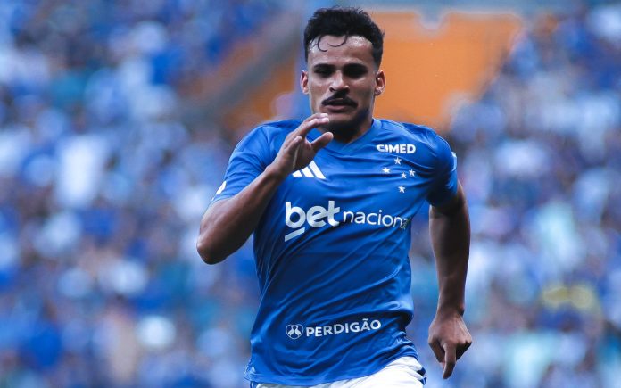 Kaiki, lateral-esquerdo do Cruzeiro (Foto: Gustavo Martins/Cruzeiro)