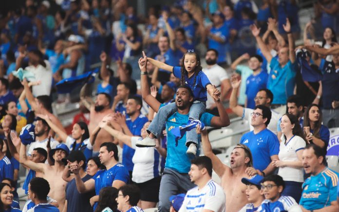 Torcida do Cruzeiro em jogo no Mineirão (Foto: Gustavo Martins/Cruzeiro)