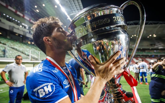 Lucas Silva comemora o título do Mineiro em 2019 (Foto: Vinnicius Silva/Cruzeiro