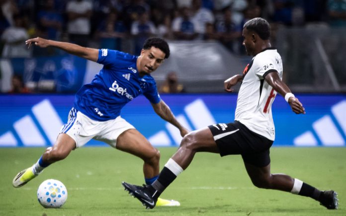 Christian na marcação diante do Vasco (Foto: Gustavo Aleixo/Cruzeiro)