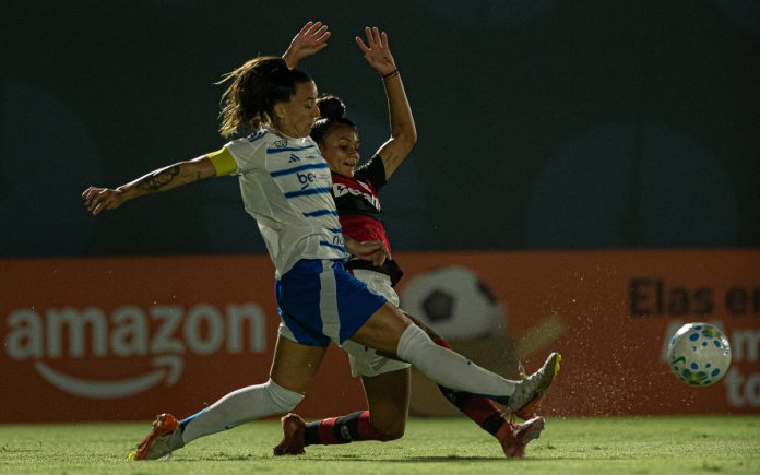 Paloma Maciel em Cruzeiro x Flamengo