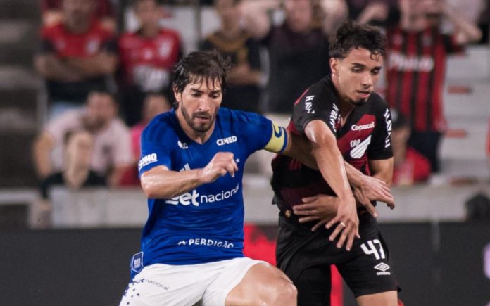 Cruzeiro foi derrotado pelo Athletico-PR em Curitiba