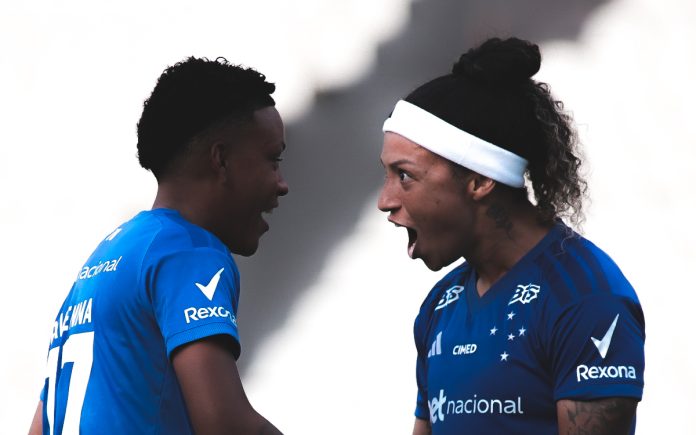 Ravenna e Byanca Brasil, atacantes do Cruzeiro (Foto: Gustavo Martins/Cruzeiro)