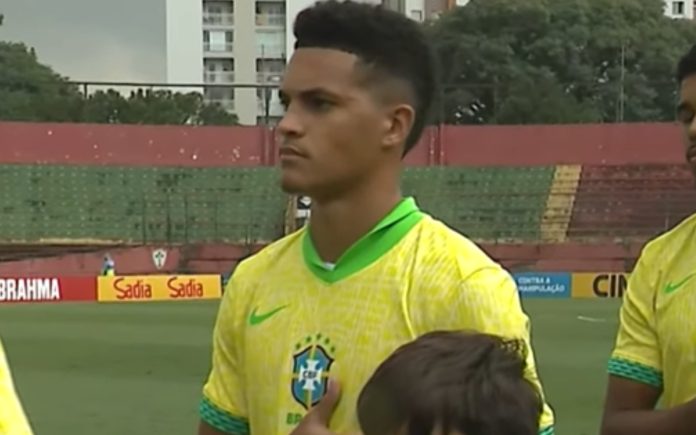 Kauã Prates em ação pela Seleção Brasileira Sub-20 (Foto: Reprodução/CBF TV)