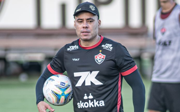 Jair Ventura, treinador do Vitória (Foto: Divulgação/Vitória)