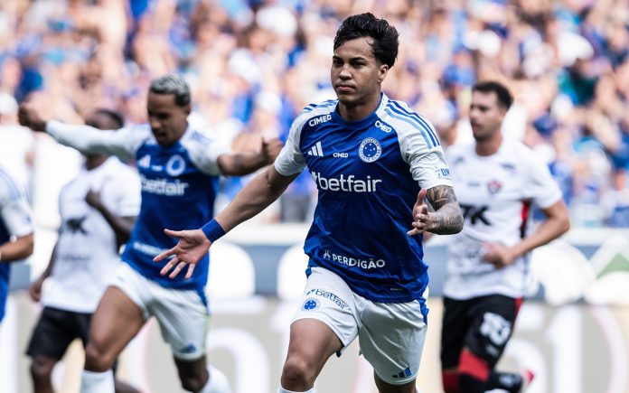 kaiojorgegolscruzeiroxvitória2025 Kaio Jorge brilhou contra o Vitória, em 2025, no Mineirão