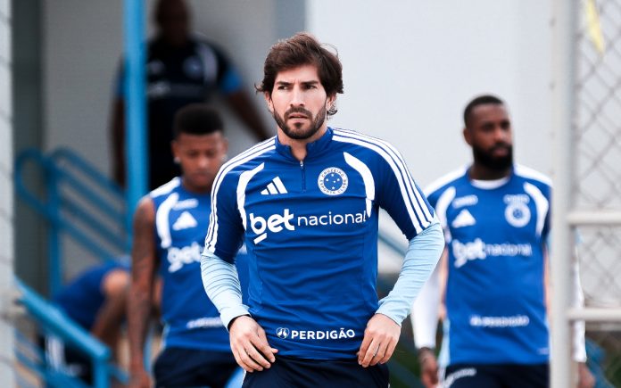 Lucas Silva, volante do Cruzeiro