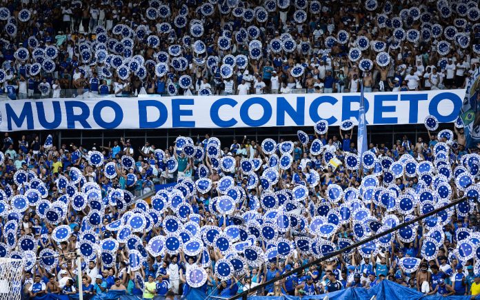 Torcida do Cruzeiro no Mineirão (Foto: Gustavo Aleixo/Cruzeiro)