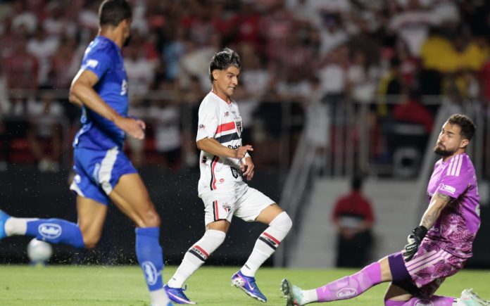 Matheus Cunha e Fabrício Bruno, em gol sofrido pelo Cruzeiro Matheus Cunha e Fabrício Bruno, em gol sofrido pelo Cruzeiro