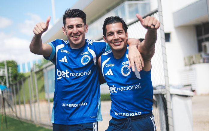 Villalba e Lucas Romero devem iniciar entre os 11 (Foto: Gustavo Martins/Cruzeiro)