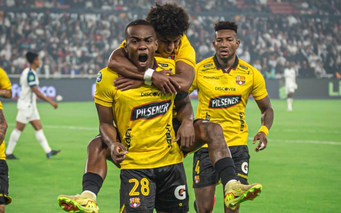Quiñónez celebra gol contra a LDU pelo Equatoriano