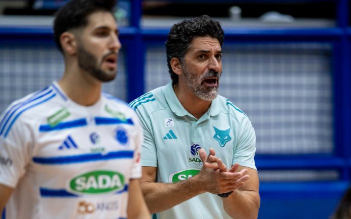 Alê e Filipe em jogo do Sada Cruzeiro na Superliga