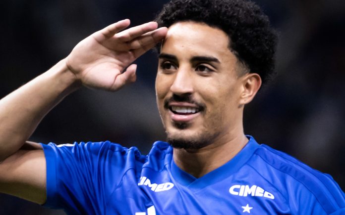 Christian comemora gol da vitória do Cruzeiro contra o Bragantino