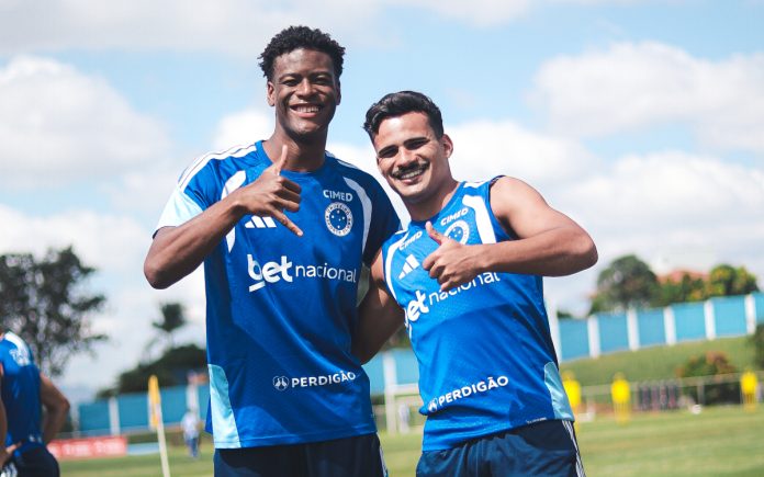 Jonathan Jesus e Kaiki (Foto: Gustavo Martins/Cruzeiro)
