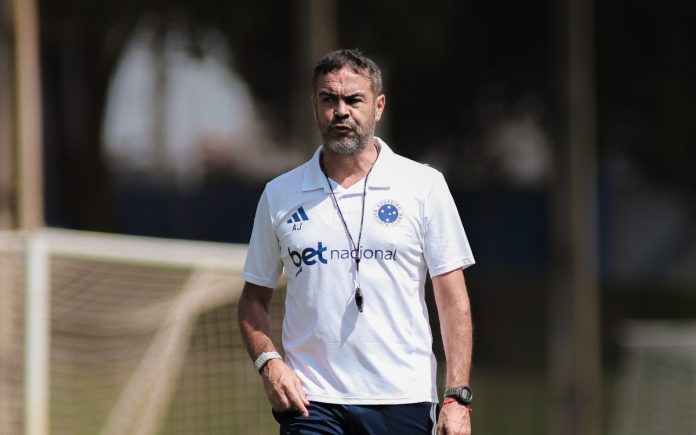 Artur Jorge, técnico do Cruzeiro (Foto: Gustavo Martins/Cruzeiro)