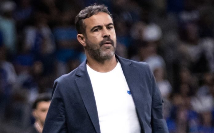 Time de Artur Jorge terá que 'juntar os cacos' após derrota na Libertadores
