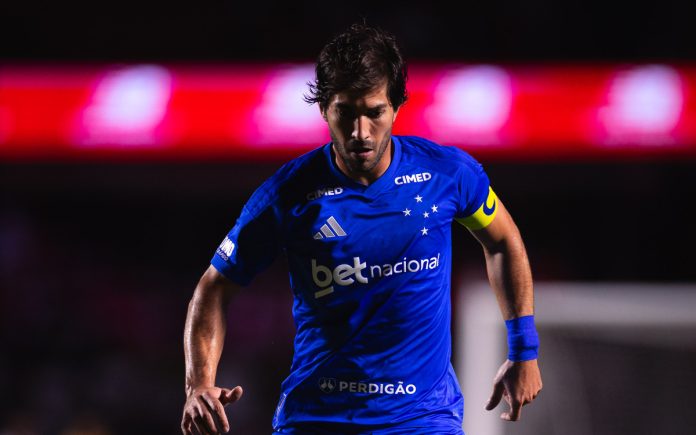 Lucas Silva, volante do Cruzeiro (2) Lucas Silva, volante do Cruzeiro