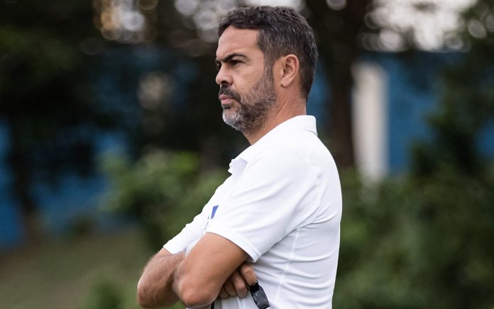 Artur Jorge, técnico do Cruzeiro (Foto: Gustavo Aleixo/Cruzeiro) Artur Jorge, técnico do Cruzeiro (Foto: Gustavo Aleixo/Cruzeiro)